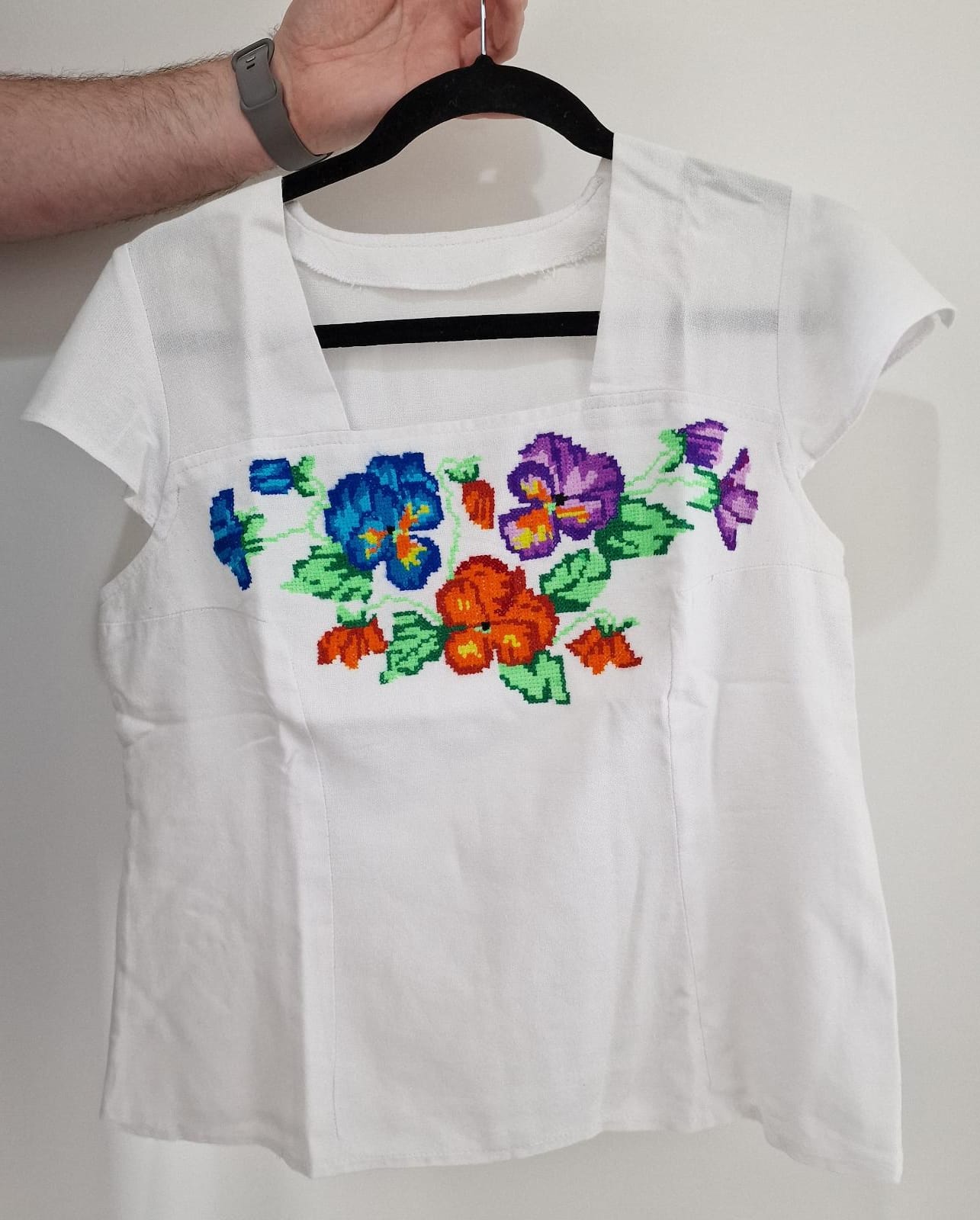 Small Women's/Girls Ukranian Vyshyvanka - Handmade in Ivankiv