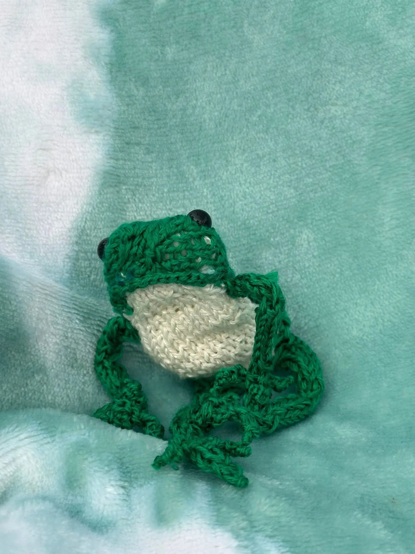 FROGS! Olivia - The Ukranian Yoga Frog! - Ukraine UK Aid
