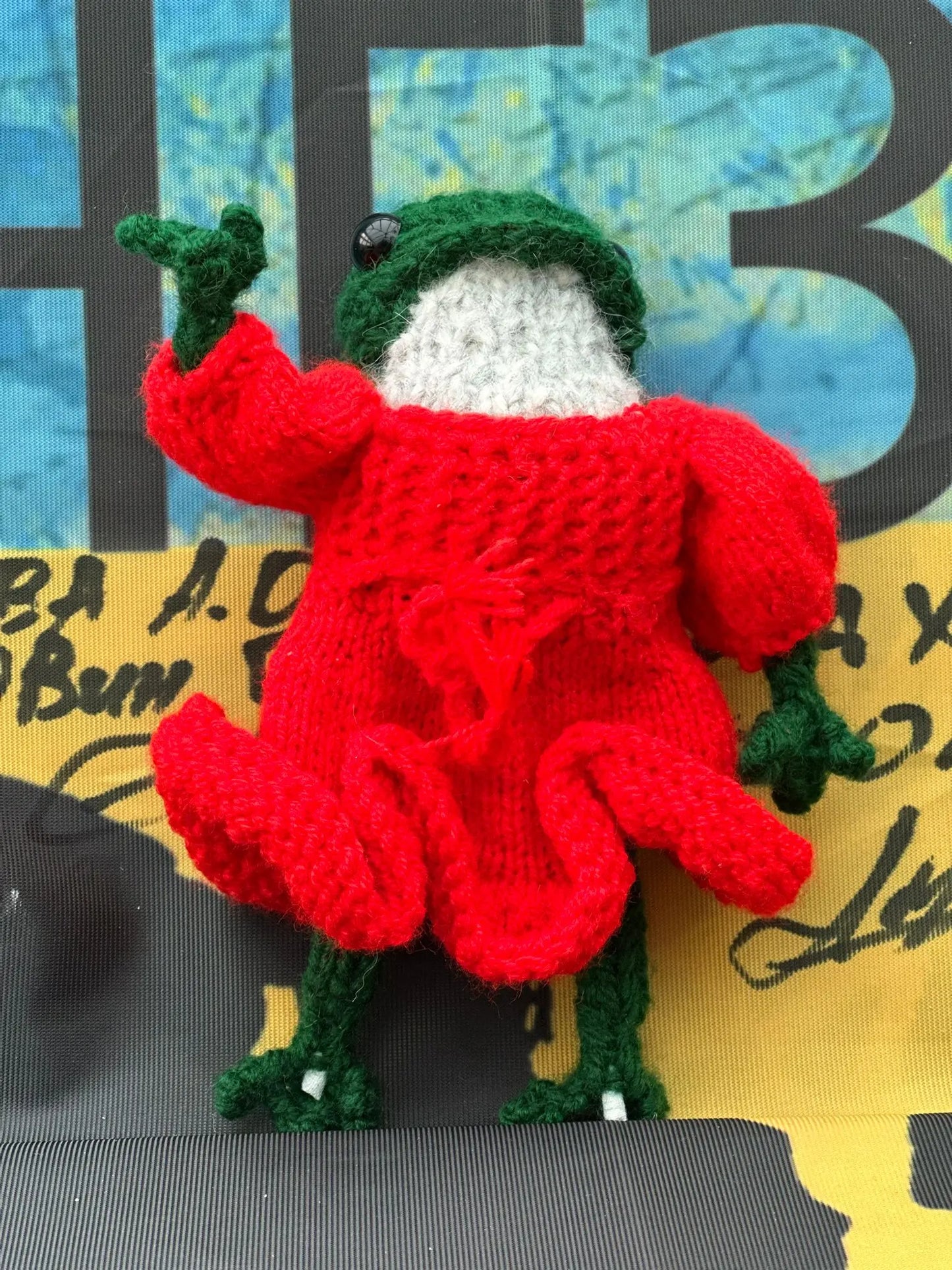 FROGS! Daphne The Dancing Frog! Ukraine UK Aid