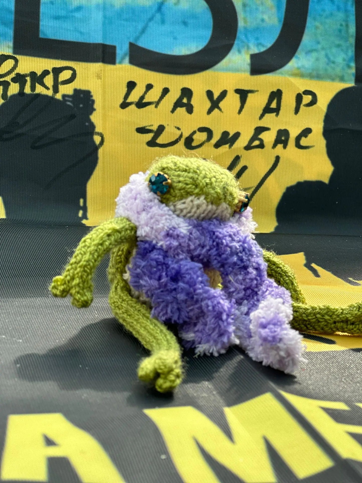 FROGS! Bejewelled The Frog! Ukraine UK Aid