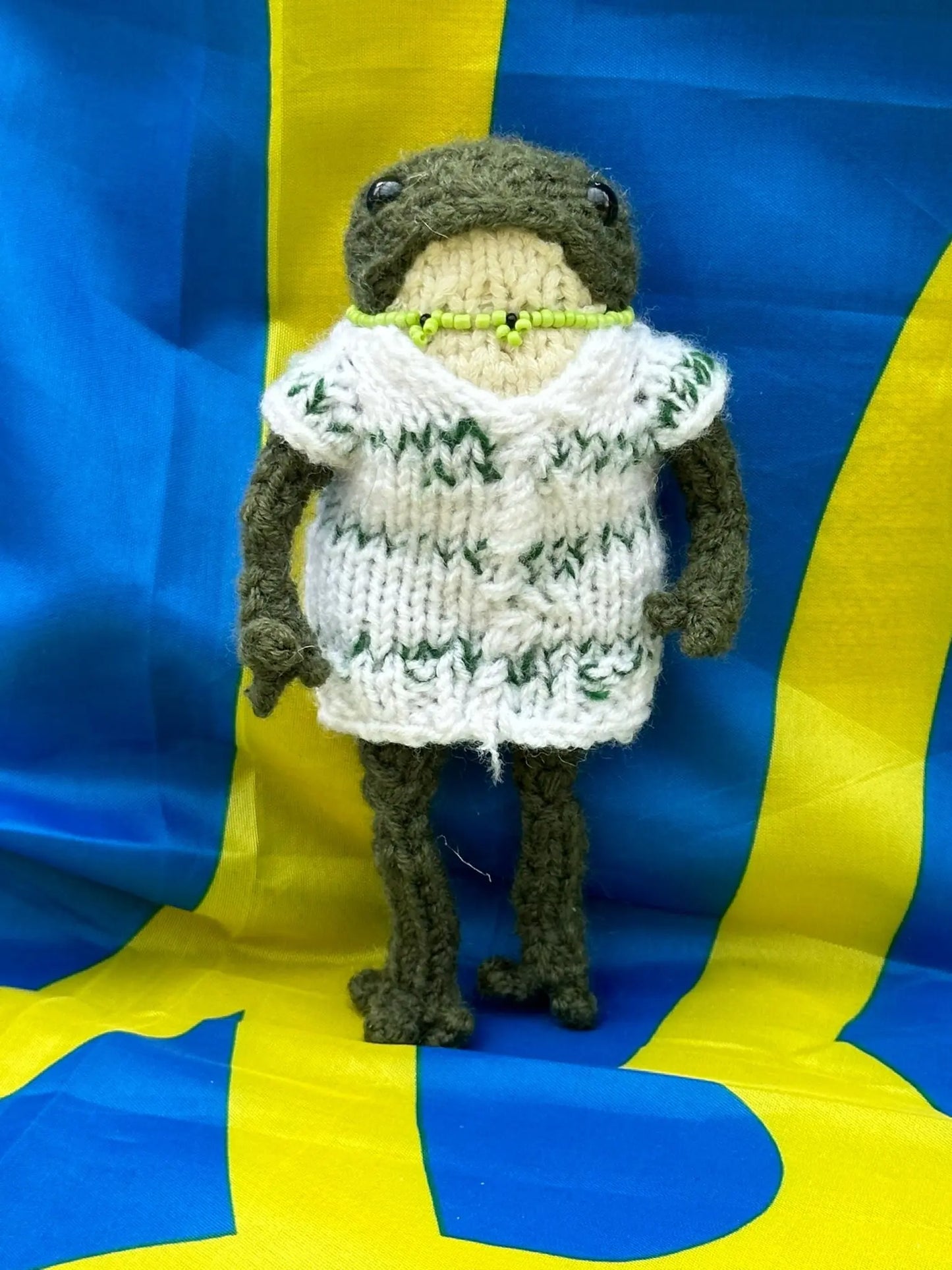 FROGS! Nelly Necklace Frog! Ukraine UK Aid